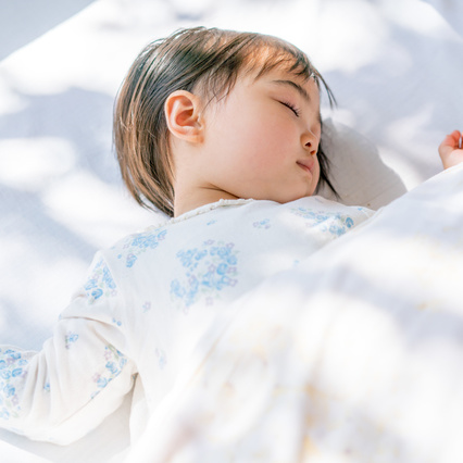 保育園の昼寝画像